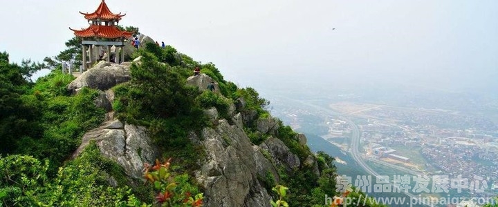 泉州旅游：紫云缠绕紫帽山